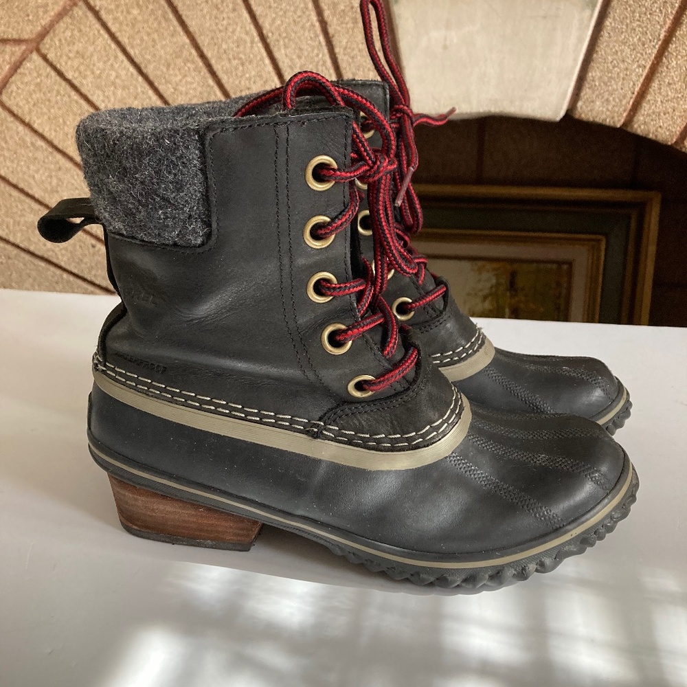 Sorel Lace Up Felt Lined Winter Boots Women’s Size 10